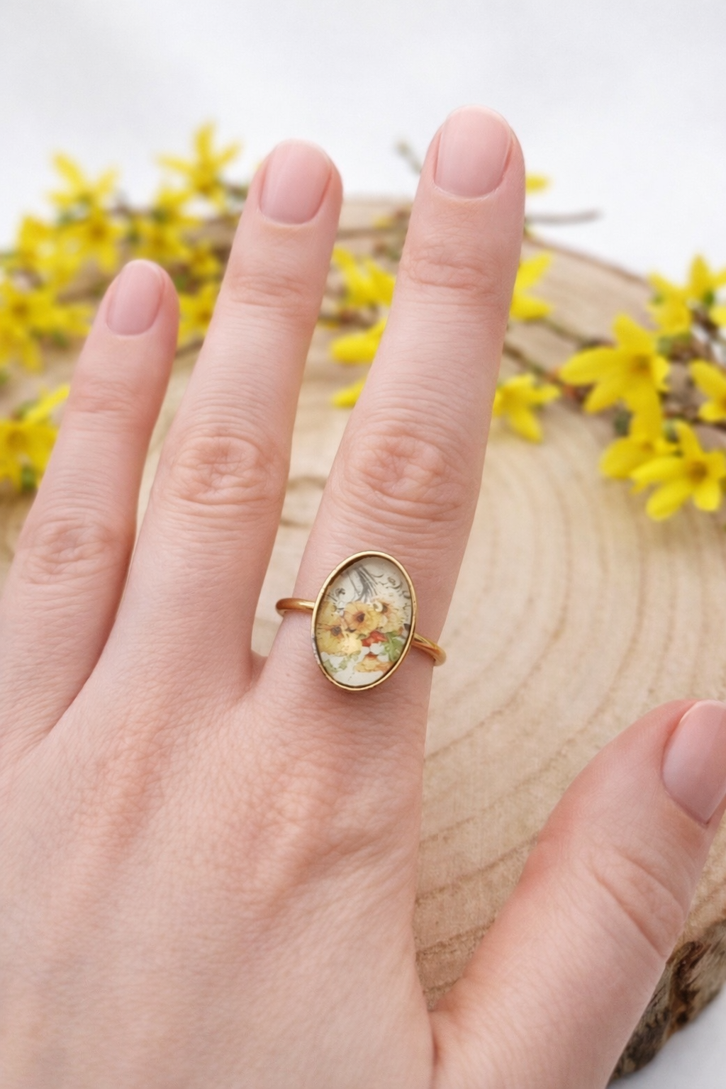 Ring "Blütenmoment - Sonnenblüte" verstellbarer Edelstahlring mit floralem Cabochon