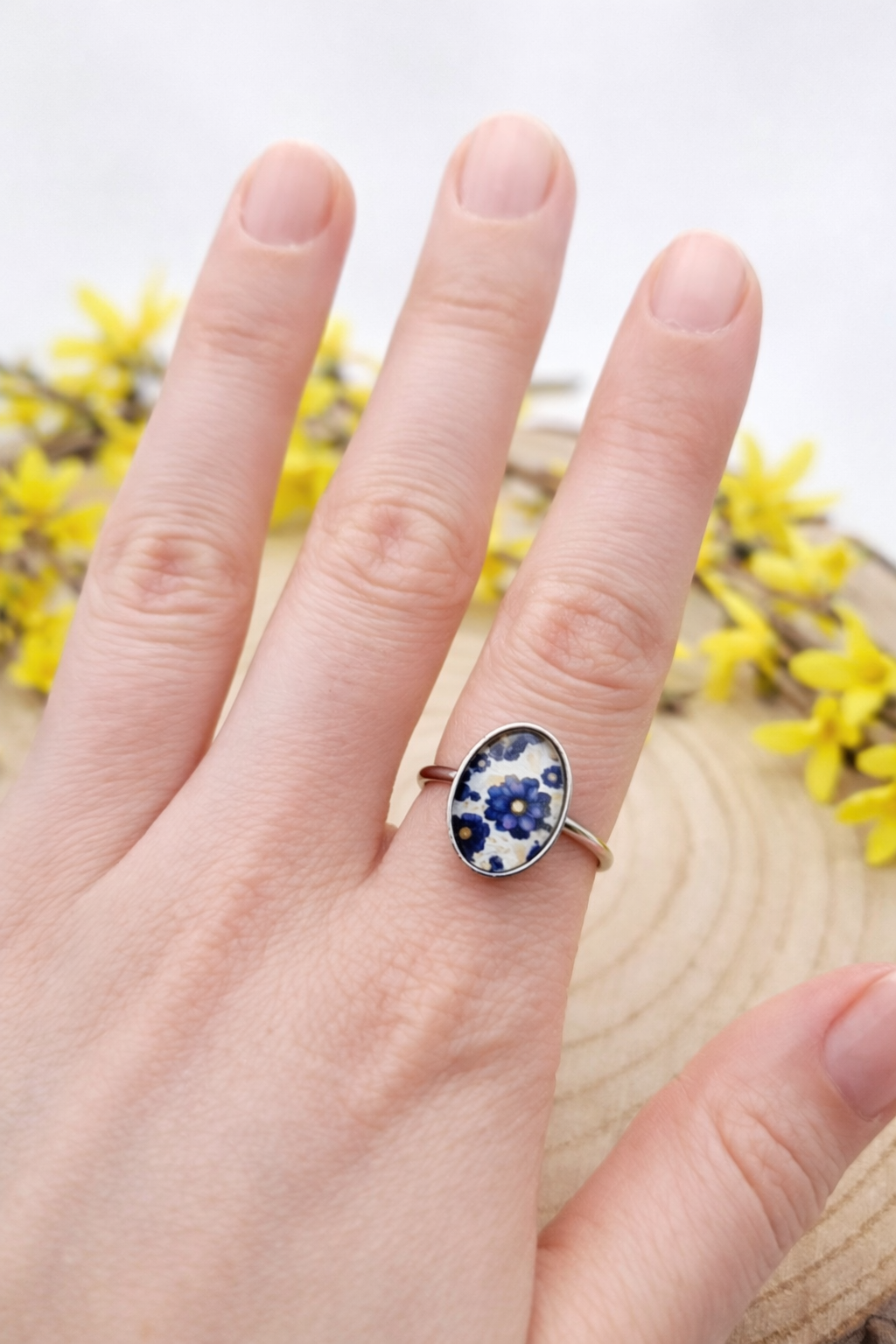 Ring "Blütenmoment - Blaublüte" verstellbarer Edelstahlring mit floralem Cabochon