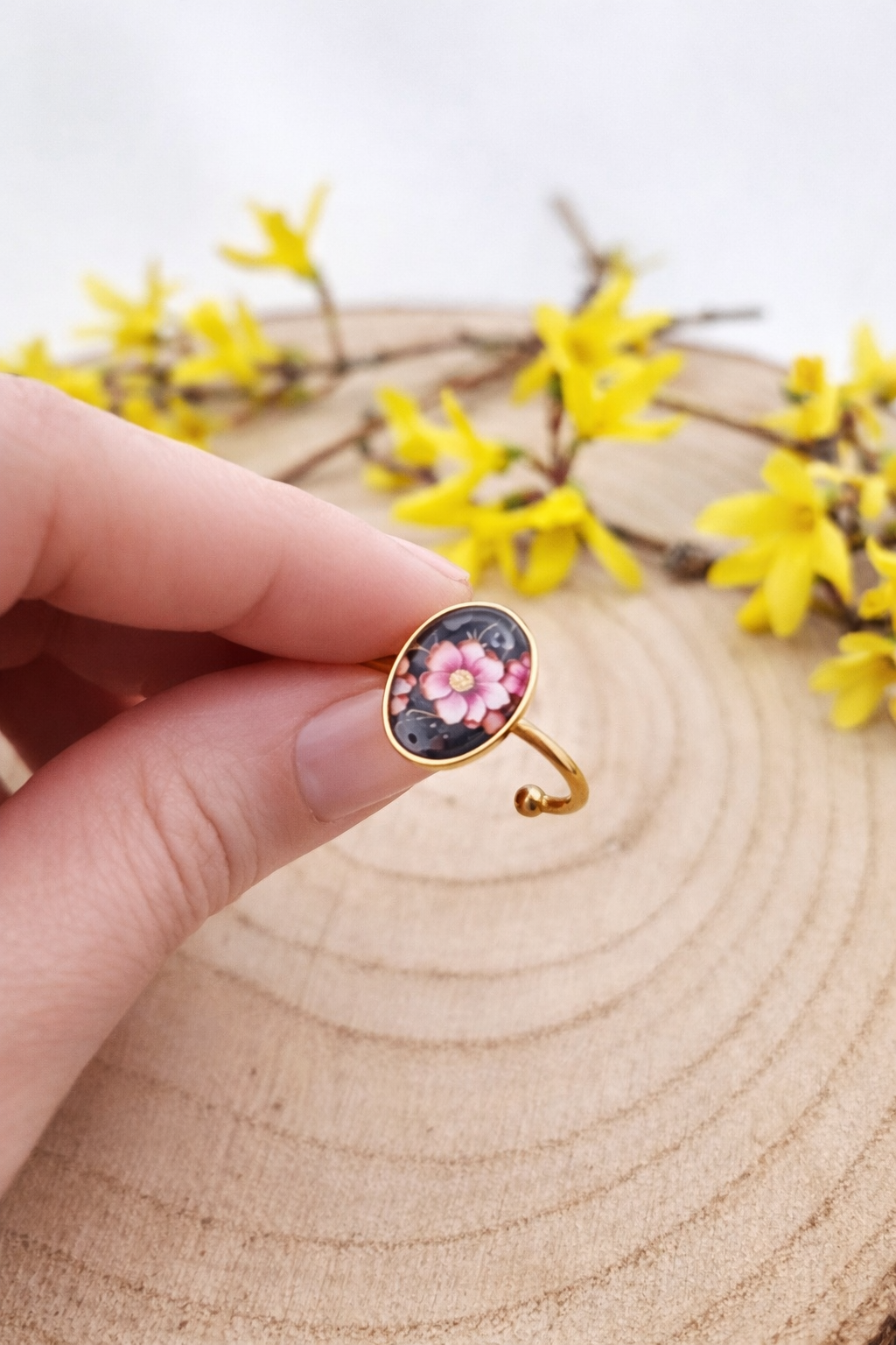 Ring "Blütenmoment Rosablüte"- verstellbarer Edelstahlring mit floralem Cabochon