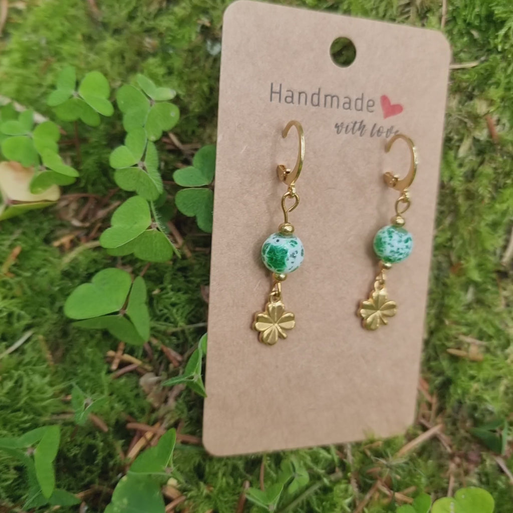 Kleeblattzauber – Grün & Weiß