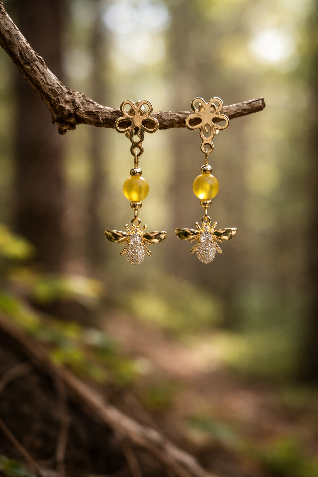 Ohrstecker "Bienenzauber - gelbe Glasperle"